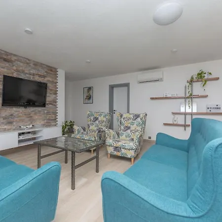 Penthouse Anna Макарска